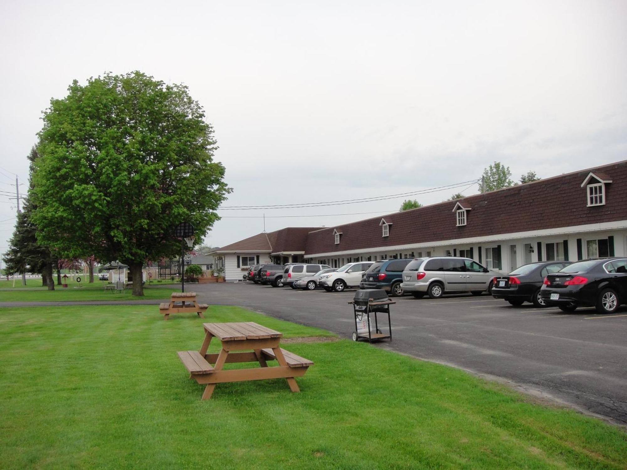 乡绅汽车旅馆 Arnprior 外观 照片