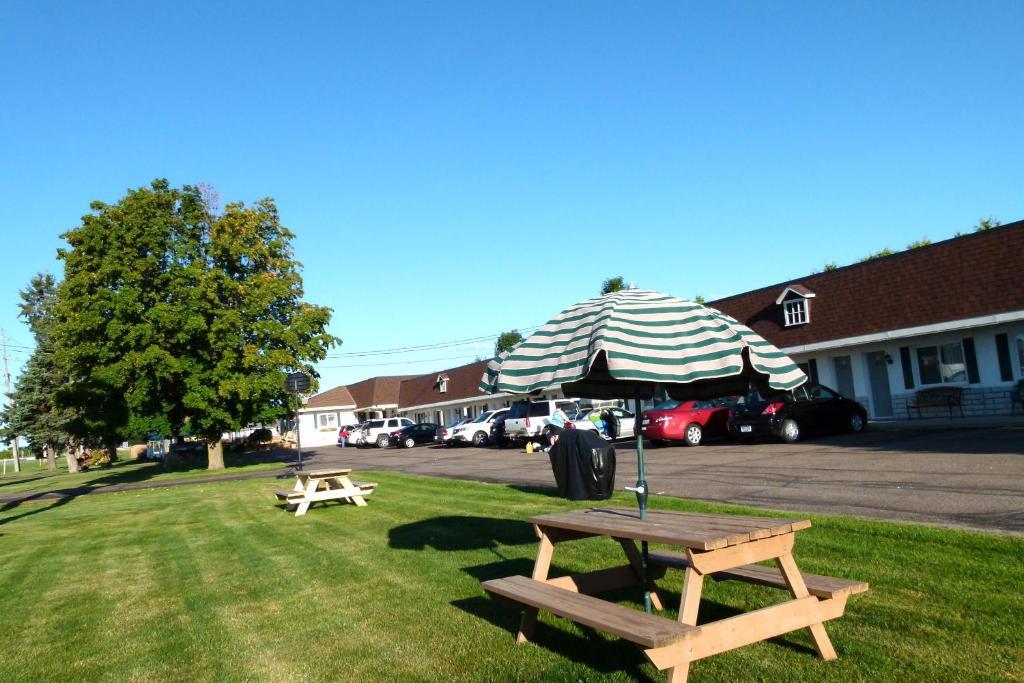 乡绅汽车旅馆 Arnprior 外观 照片