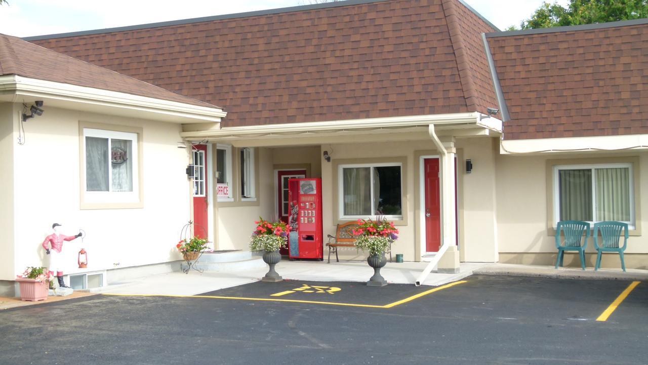 乡绅汽车旅馆 Arnprior 外观 照片