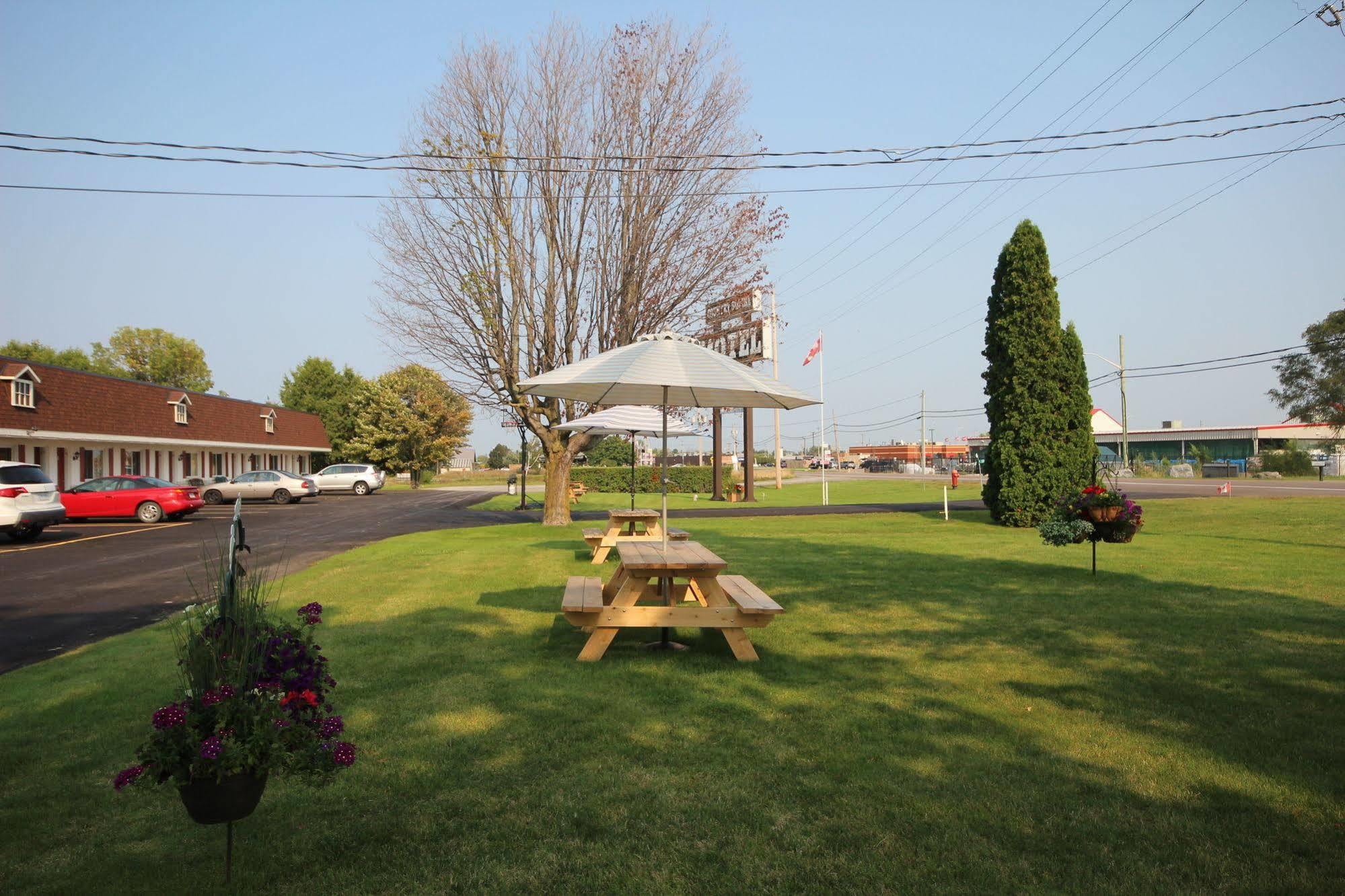 乡绅汽车旅馆 Arnprior 外观 照片
