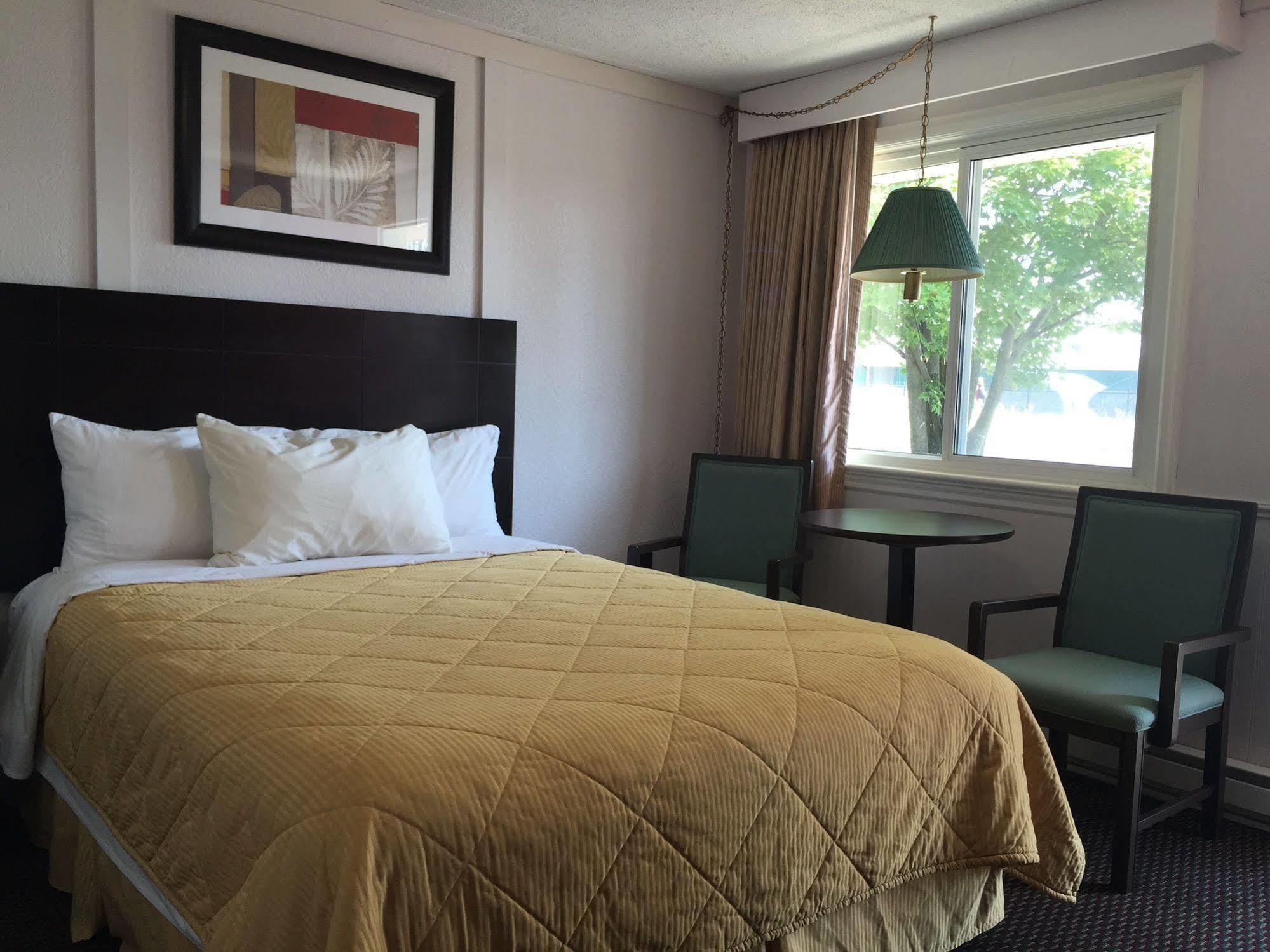 乡绅汽车旅馆 Arnprior 外观 照片