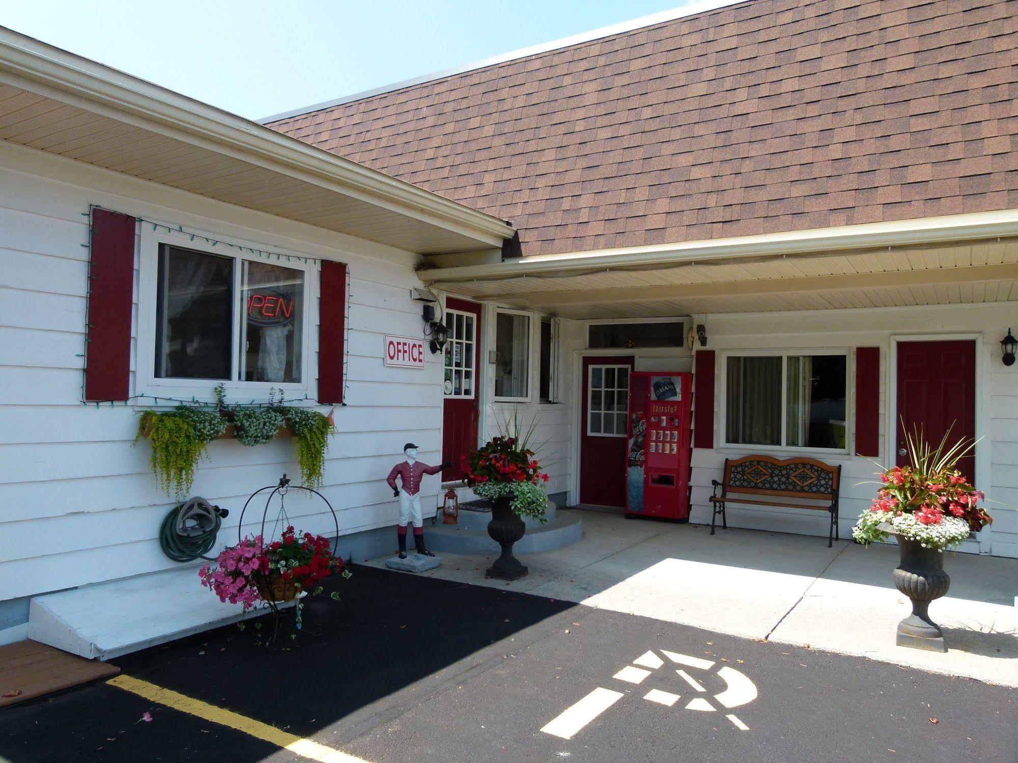 乡绅汽车旅馆 Arnprior 外观 照片